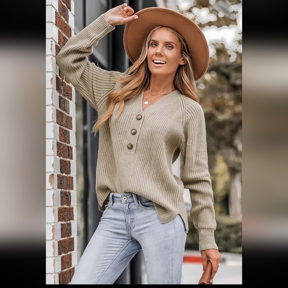 Cupshe Sweaters - Cupshe Crochet Rib Half-Buttoned Sweater NWT in Tan Faux Tortoise Shell Buttons